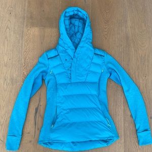 Lululemon down layering with kangaroo pocket, venting, pique sleeves.